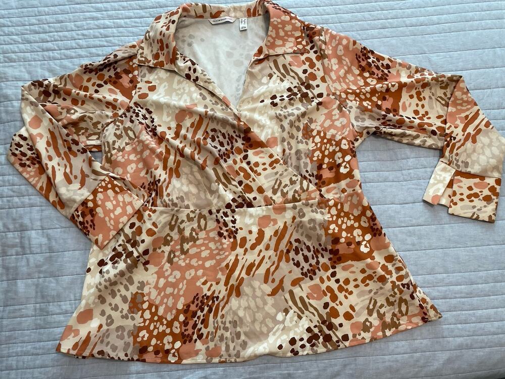 Isaac Mizrahi Live! Women's Top Sz 1X Woven Crepe Peplum Blouse Neutral A655442